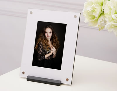 5x7 white mat in an 8x10 Folio Art Frame