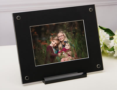 5x7 black mat in an 8x10 Folio Art Frame