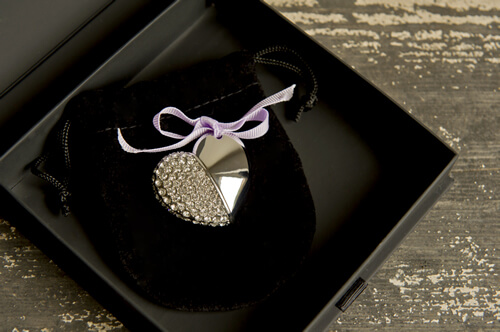 Jewelled Heart USB in Black Box