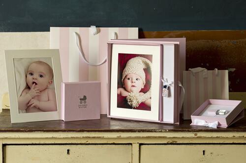 Baby Pink USB Mount Box with Pink Jewelled USB