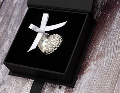 Black USB Box with Jewelled Heart USB flash drive